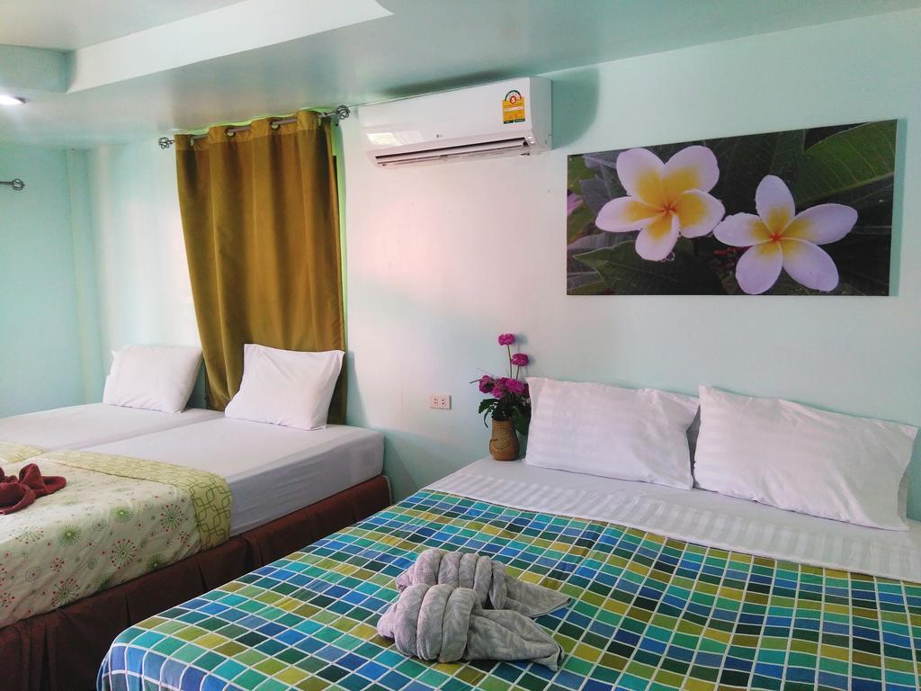 Phi Phi Coralbay Hotel Exterior photo