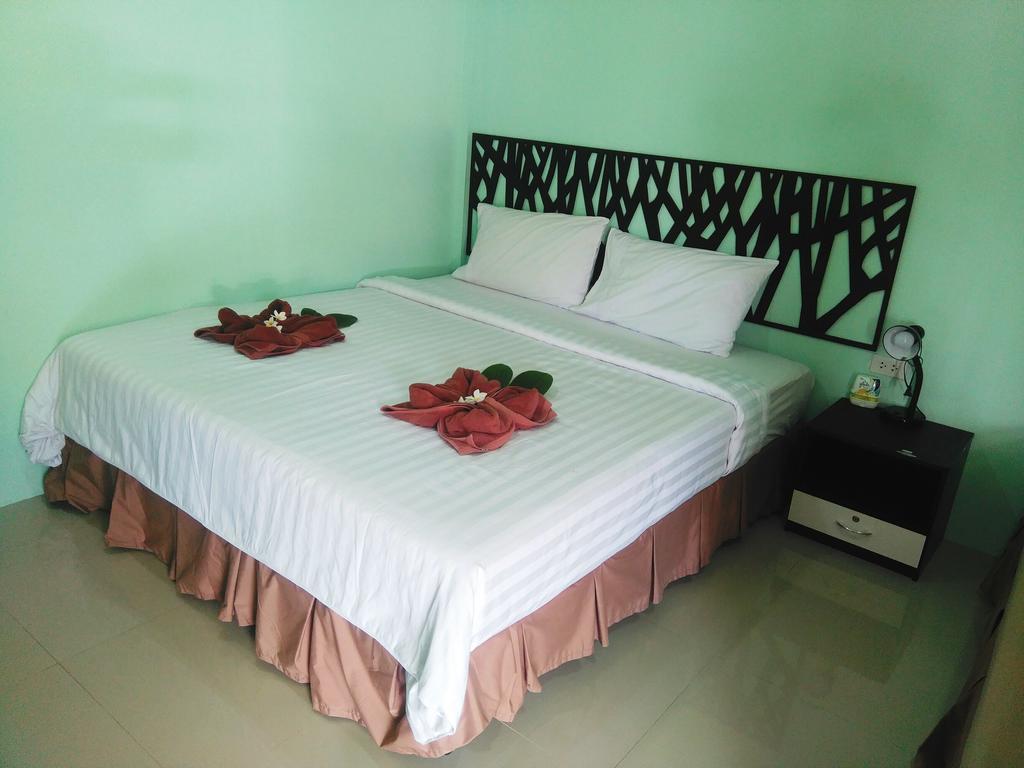 Phi Phi Coralbay Hotel Exterior photo