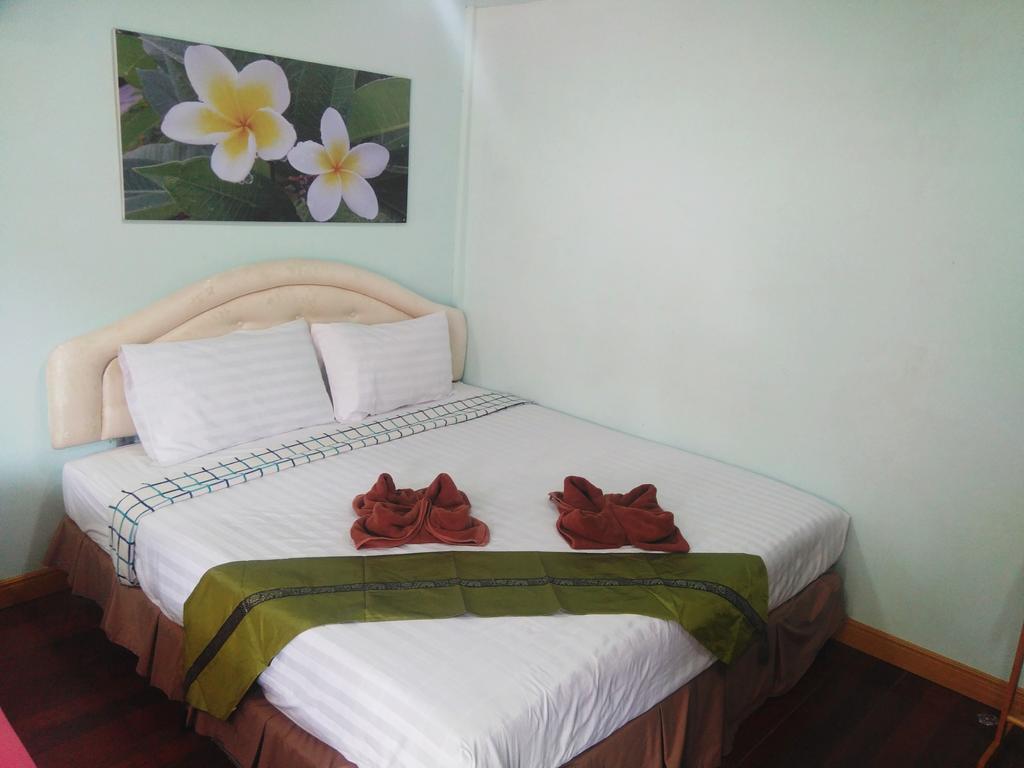 Phi Phi Coralbay Hotel Exterior photo