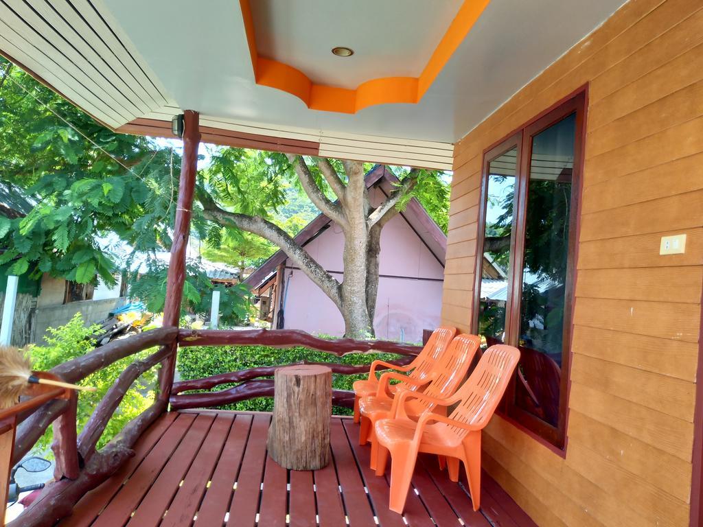 Phi Phi Coralbay Hotel Exterior photo