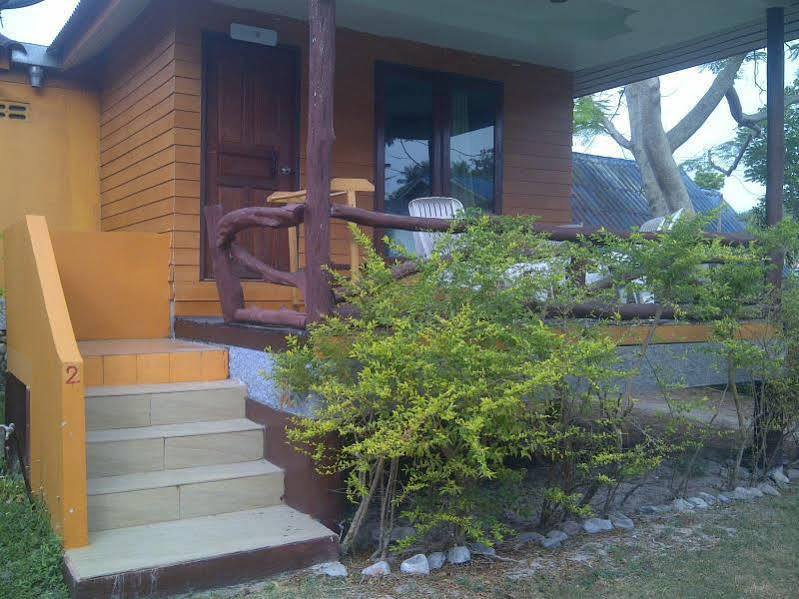 Phi Phi Coralbay Hotel Exterior photo