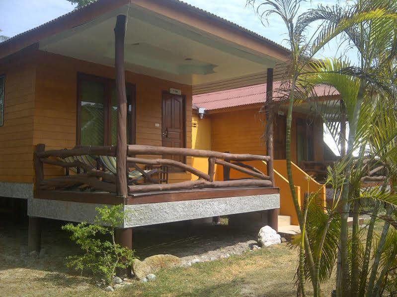 Phi Phi Coralbay Hotel Exterior photo